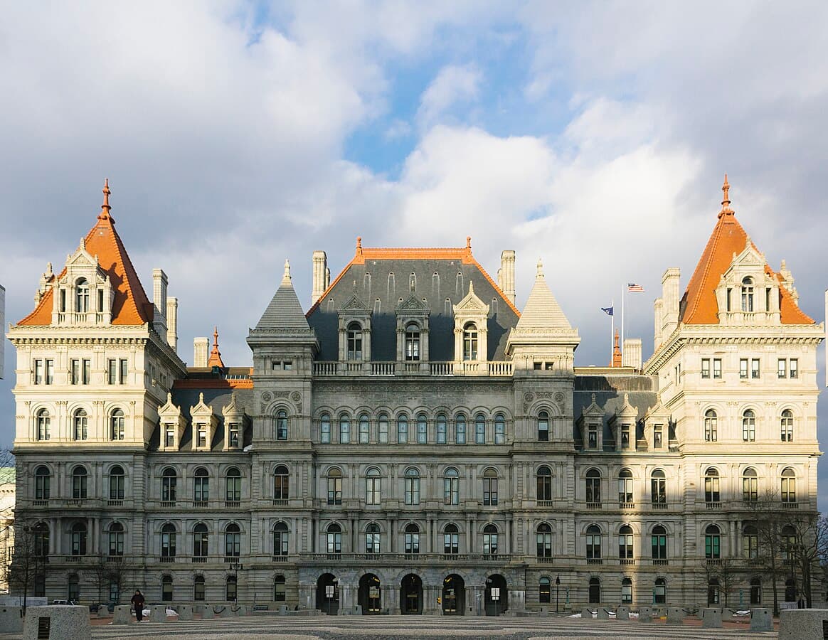 NY Capitol Photo from https://commons.wikimedia.org/wiki/File:New_York_State_Capitol_southern_facade,_March_2019.jpg